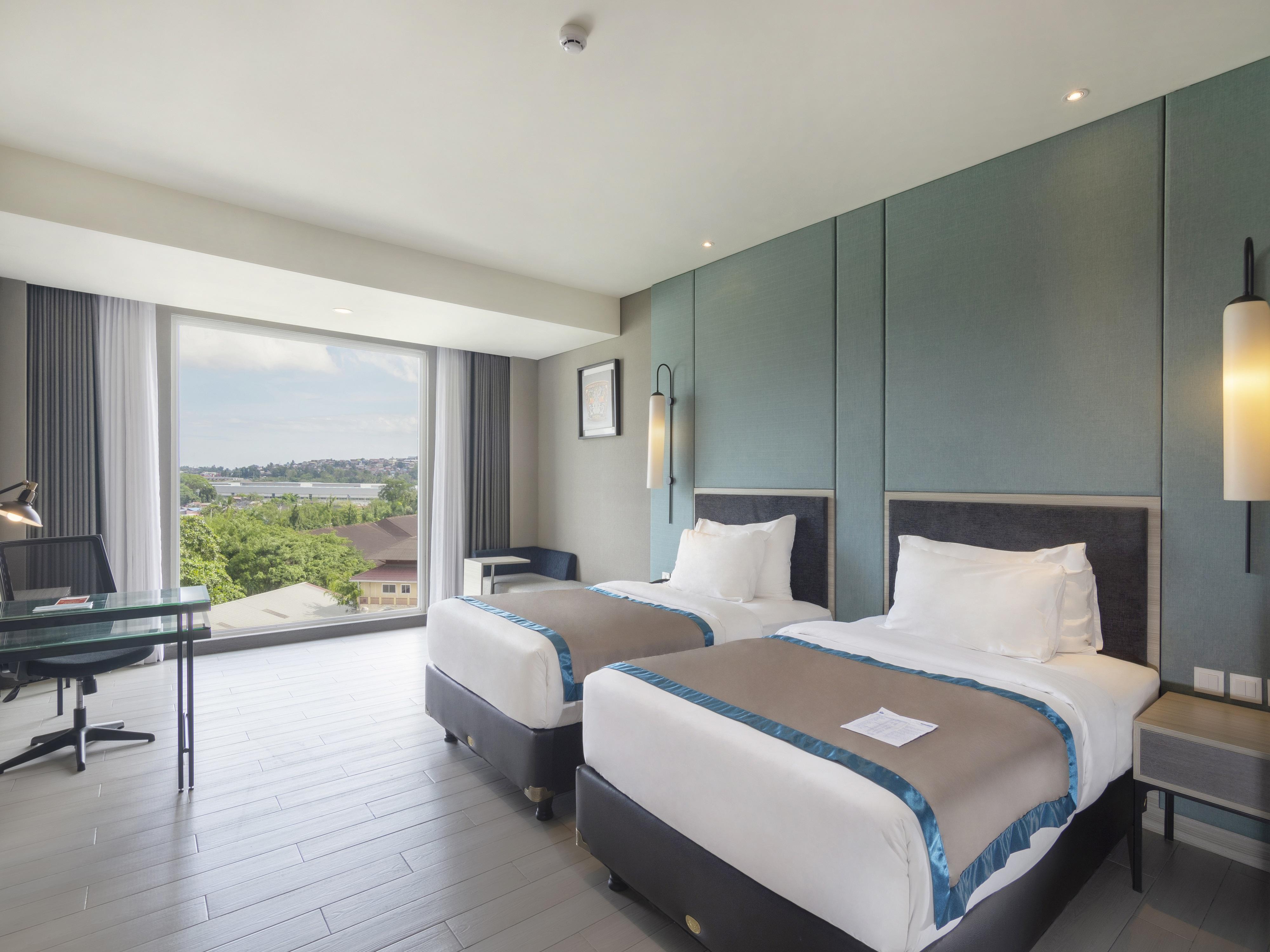 Blue Sky Hotel Balikpapan Exterior photo