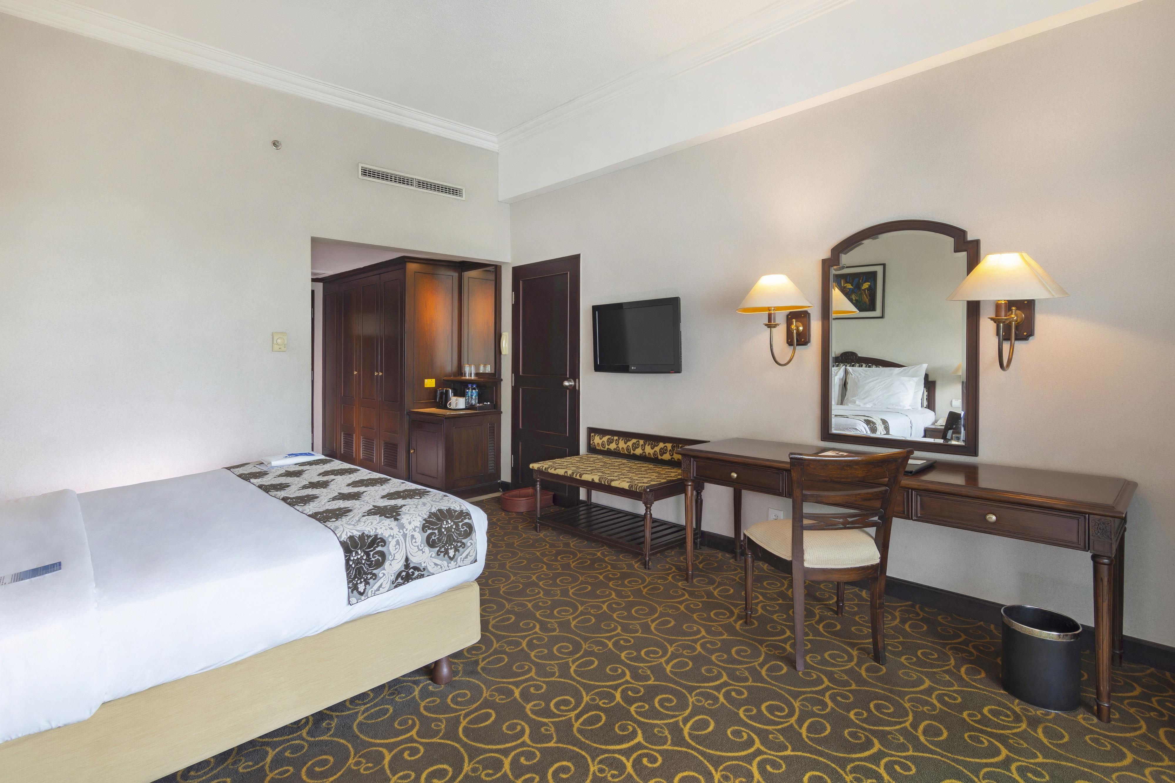 Blue Sky Hotel Balikpapan Exterior photo