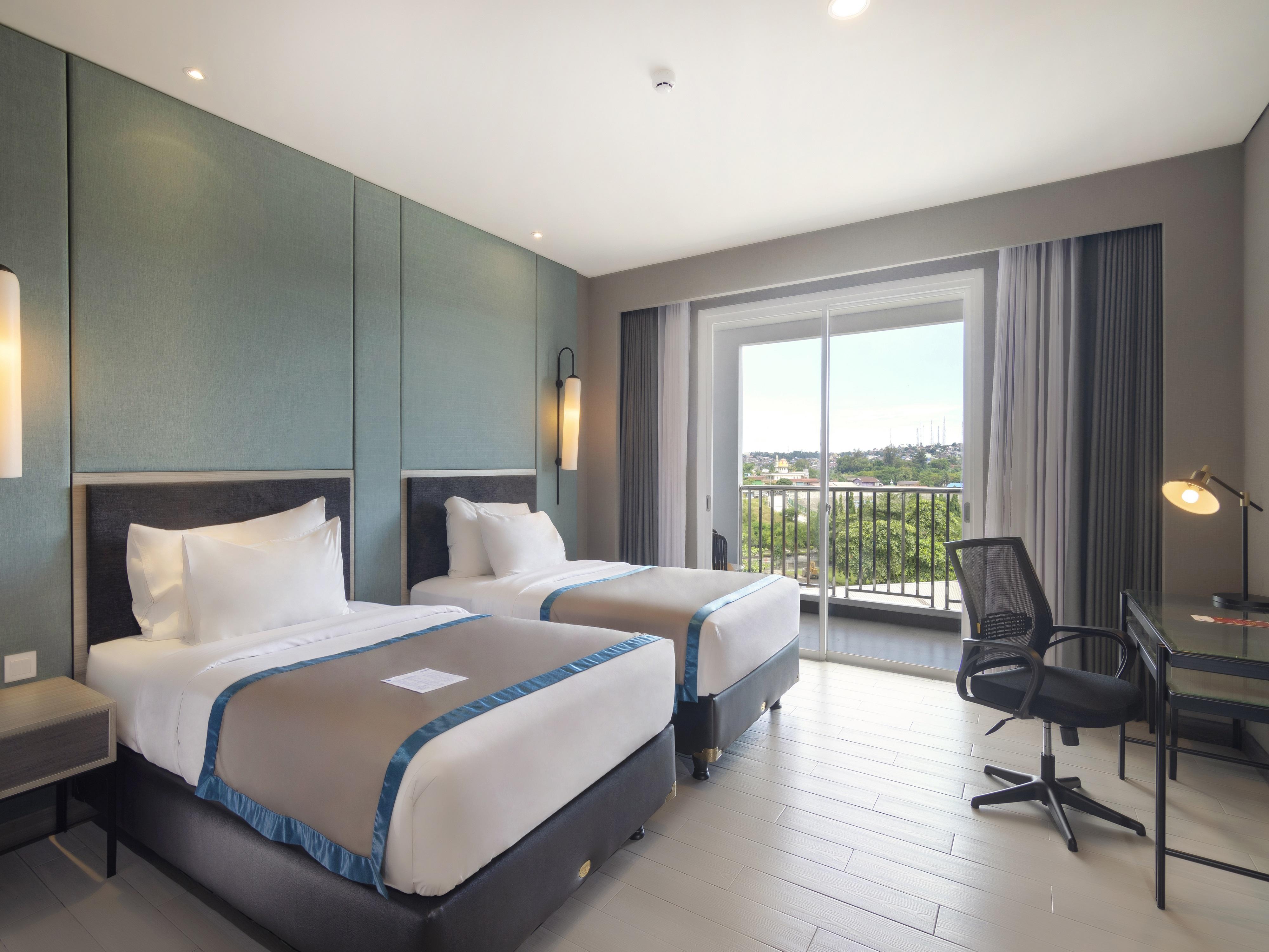 Blue Sky Hotel Balikpapan Exterior photo