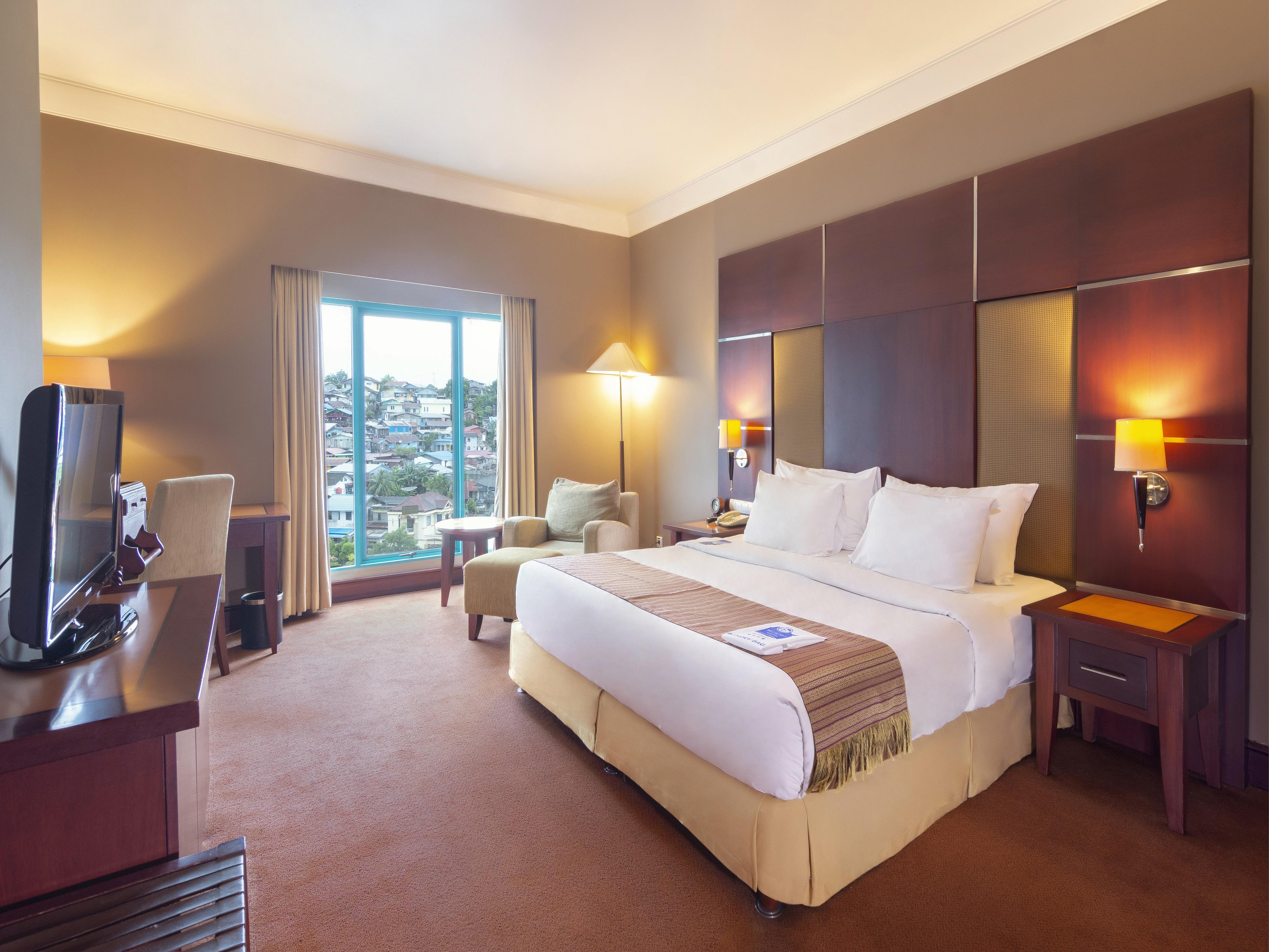 Blue Sky Hotel Balikpapan Exterior photo